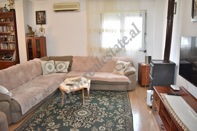 One-storey villa for sale in Usaid Street in Tirana.
The house has a land area of 416.6 m2 and a bu